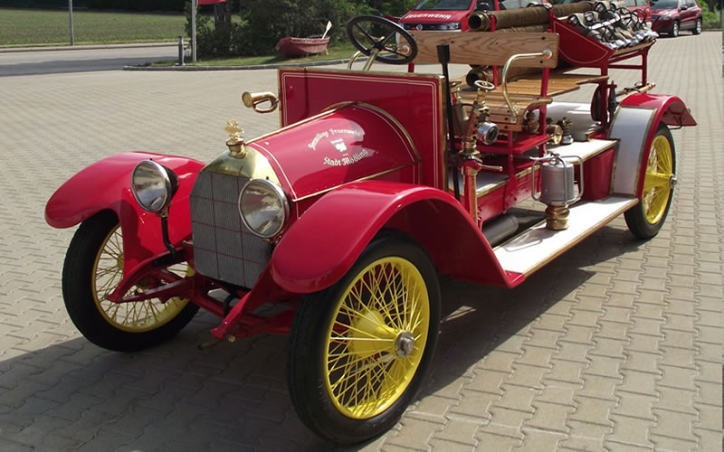 Foto: Spritzenwagen mit Einbaupumpe (FF Mödling)